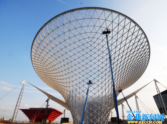 组图:上海世博轴主体结构完工