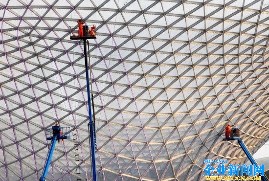 组图:上海世博轴主体结构完工